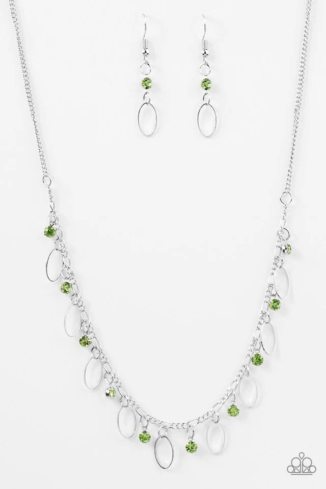Collar Paparazzi ~ Brilla al anochecer - Verde