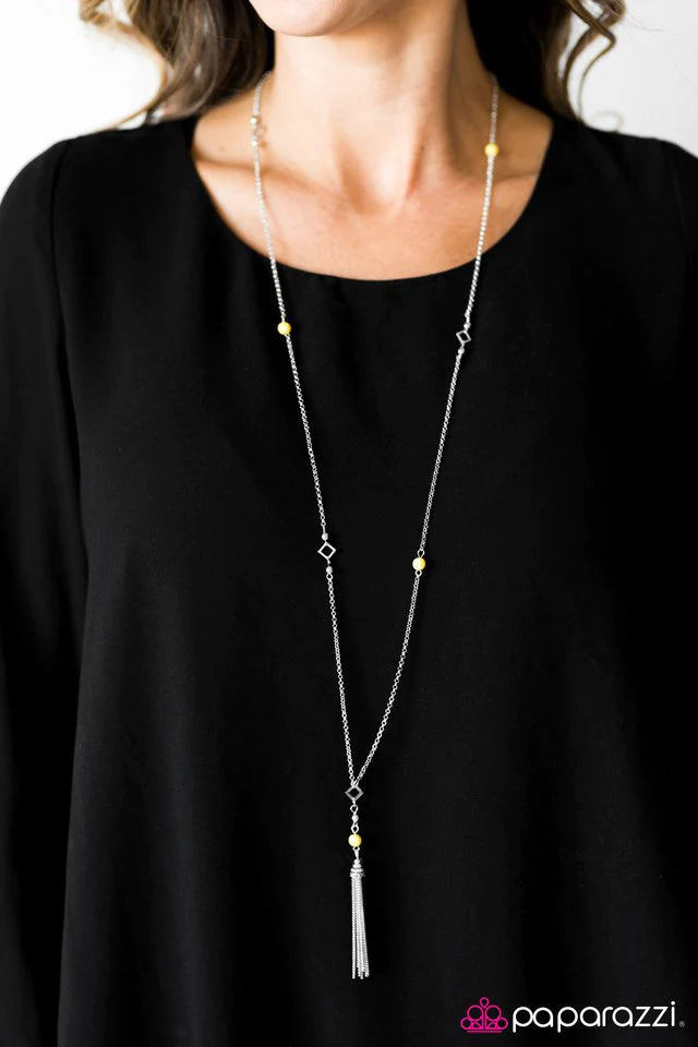 Collar Paparazzi ~ Roam On - Amarillo