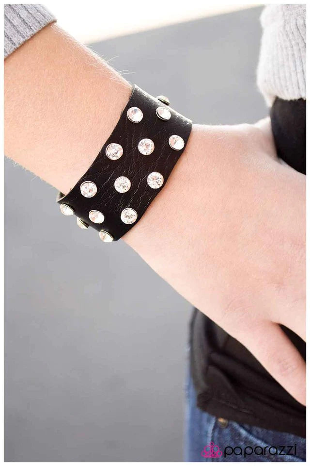 Pulsera Paparazzi ~ Misión cumplida - Negro