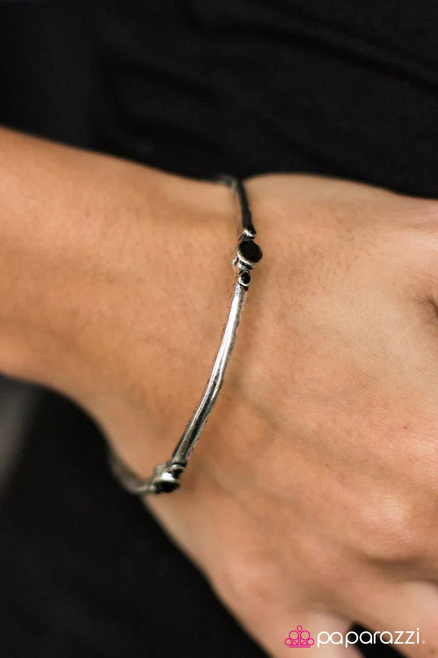 Pulsera Paparazzi ~ Girl Of My GLEAMS - Negra