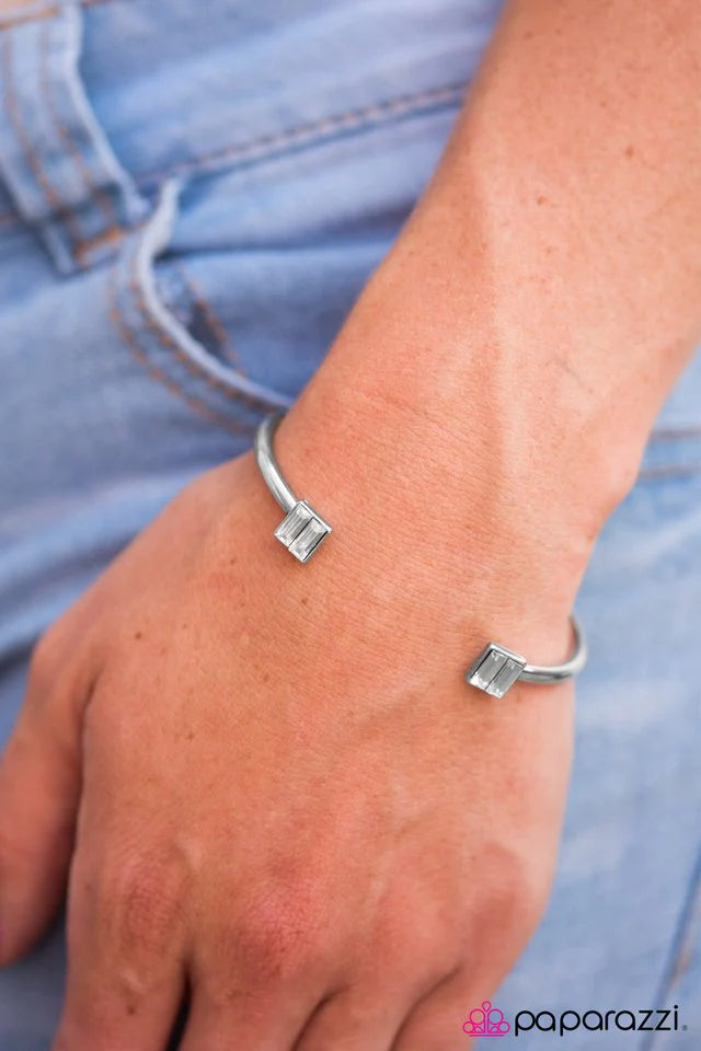 Pulsera Paparazzi ~ Twinkling Times Square - Blanco