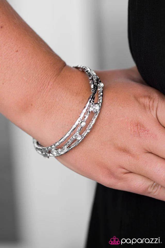 Pulsera Paparazzi ~ Glitter Fever - Blanca