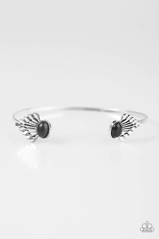 Pulsera Paparazzi ~ Desiertos Distantes - Negro