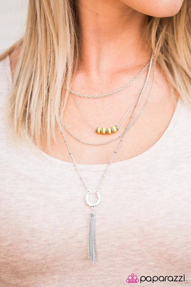 Collar Paparazzi ~ Bota Scootin Boogie - Amarillo