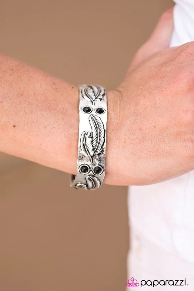 Paparazzi Bracelet ~ Touch The Sky - Black