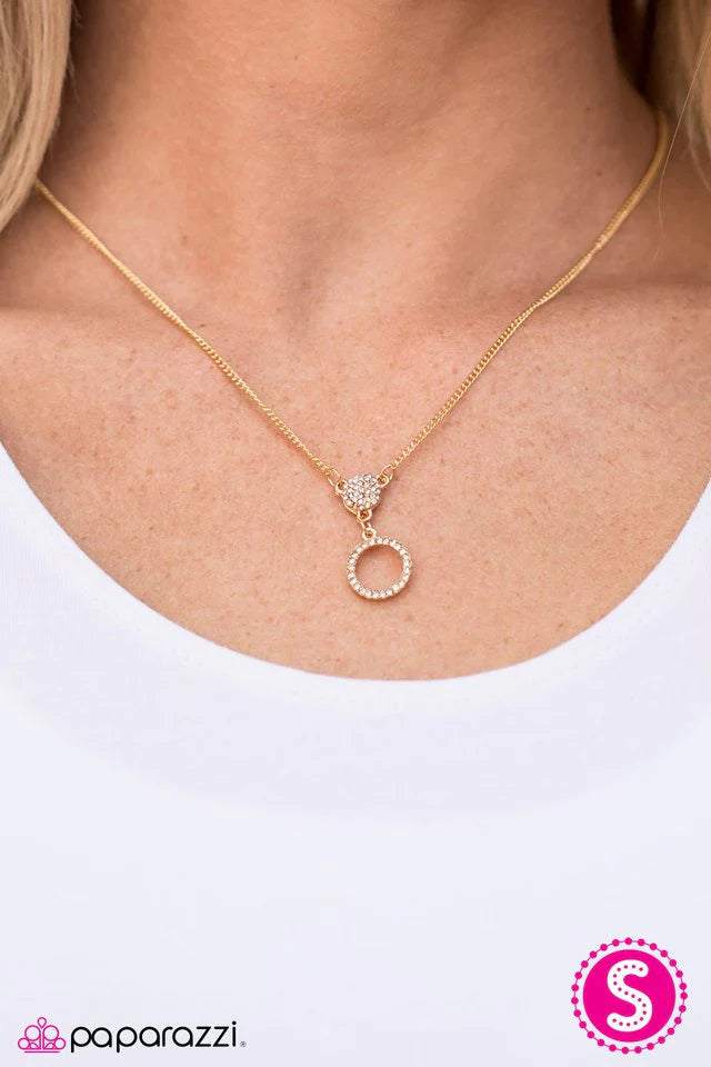 Collar Paparazzi ~ Diva Disco - Oro