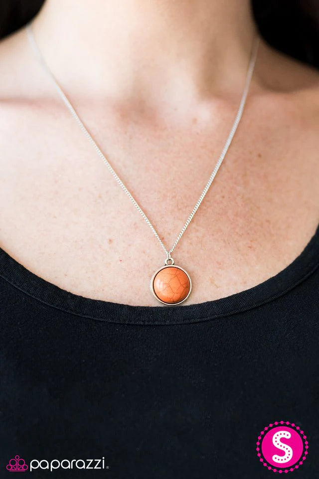 Collar Paparazzi ~ Atardeceres en arenisca - Naranja