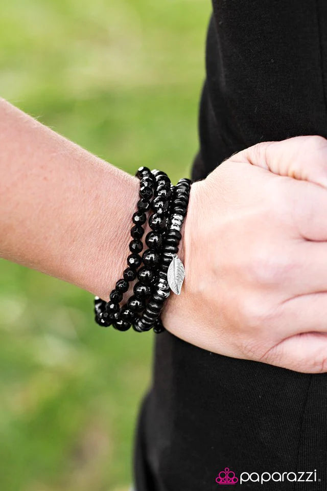 Pulsera Paparazzi ~ Forest Fest - Negro