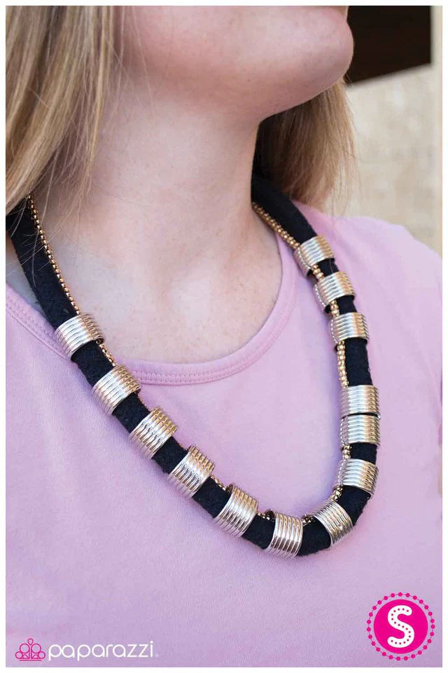 Collar Paparazzi ~ Heavy Hitter - Negro