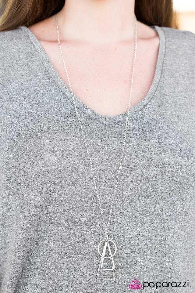 Collar de paparazzi ~ De alguna manera, forma o figura - Plata