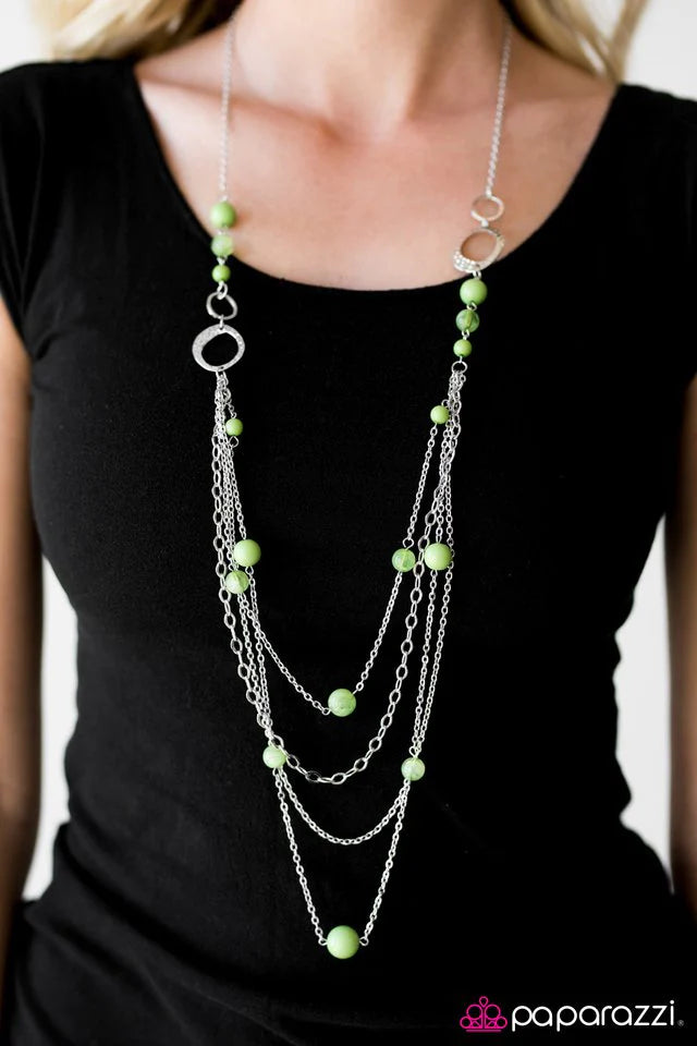 Collar Paparazzi ~ Resplandor del arcoíris - Verde
