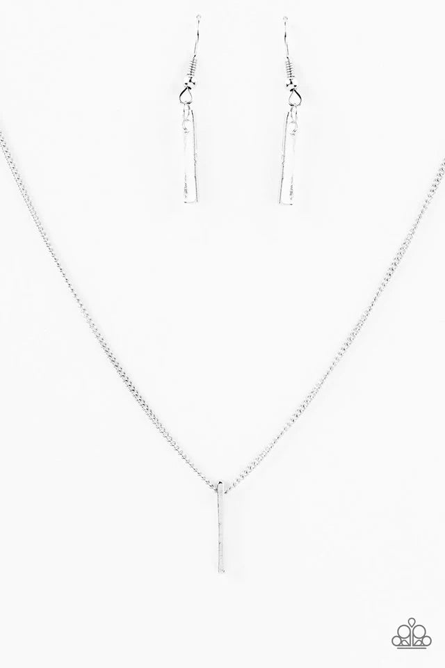 Collar Paparazzi ~ Casualmente informal - Plata