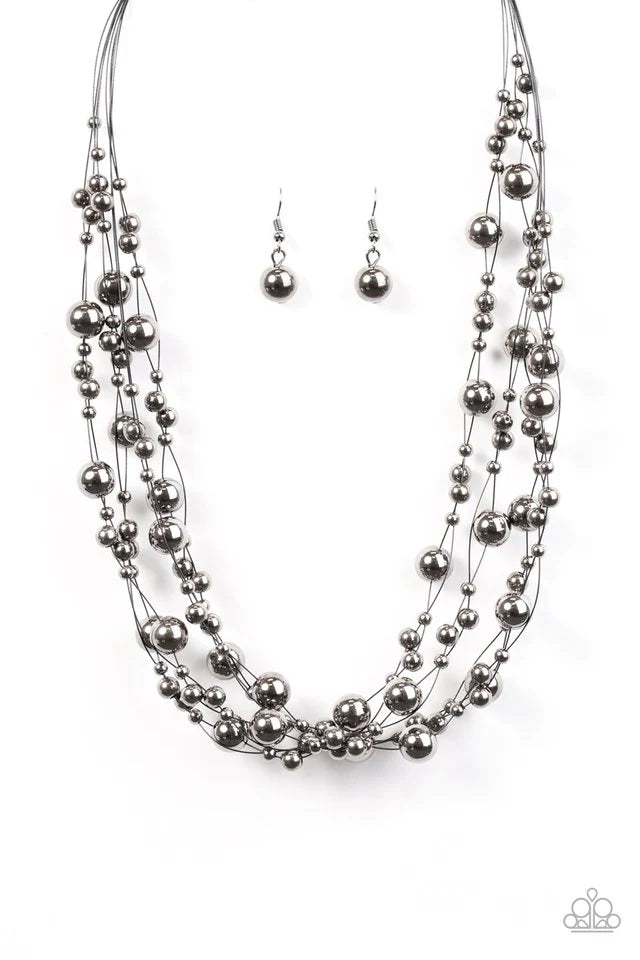 Collar Paparazzi ~ ¡Feroz y fabuloso! - Negro
