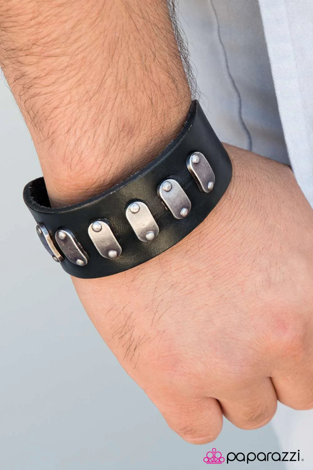 Pulsera Paparazzi ~ Hombre marcado - Negro