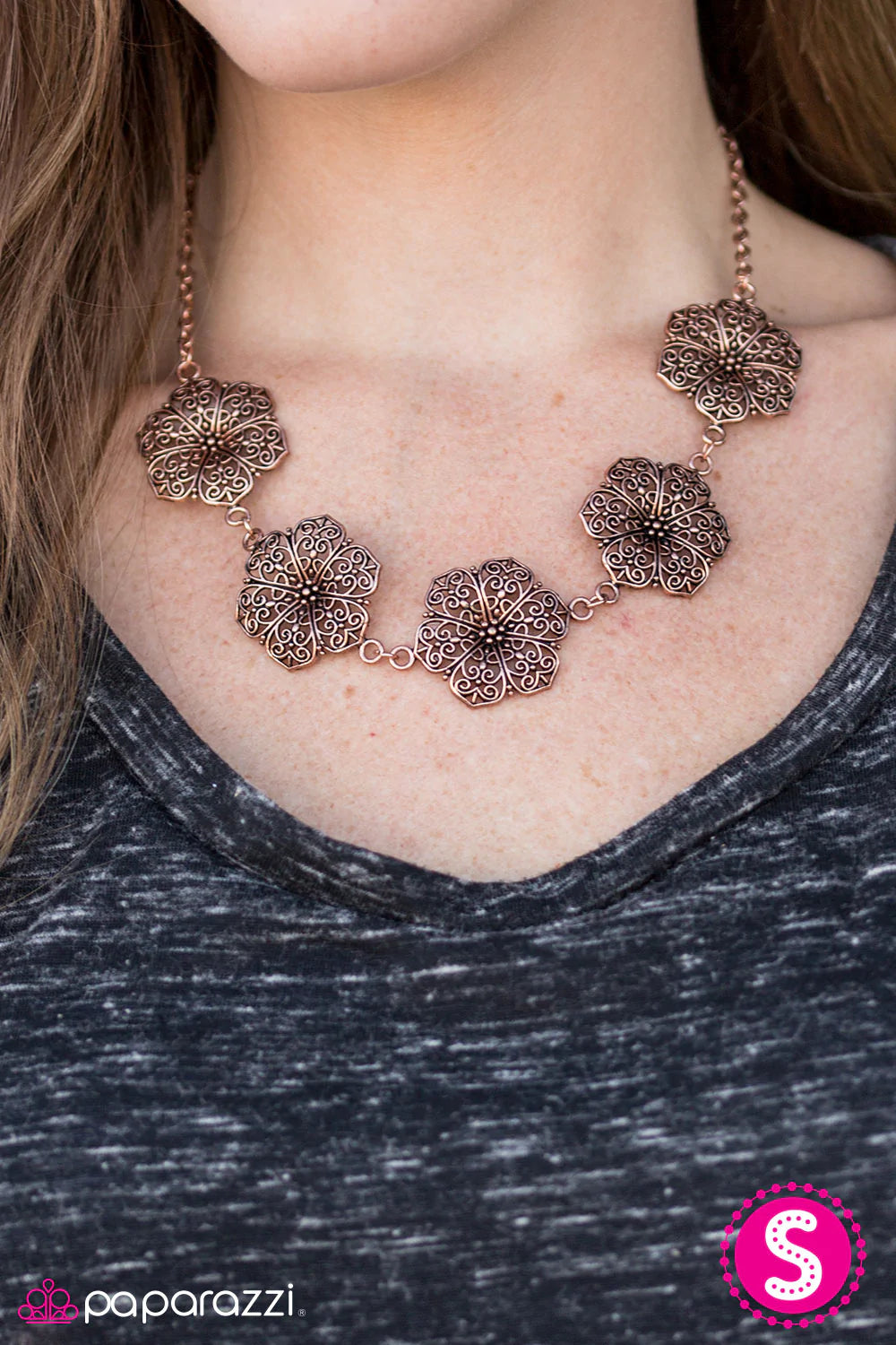 Collar Paparazzi ~ Fluorescencia floral - Cobre