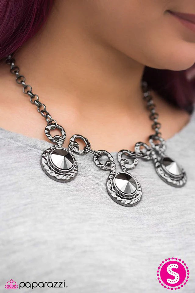 Paparazzi Necklace ~ Hypnotized - Black