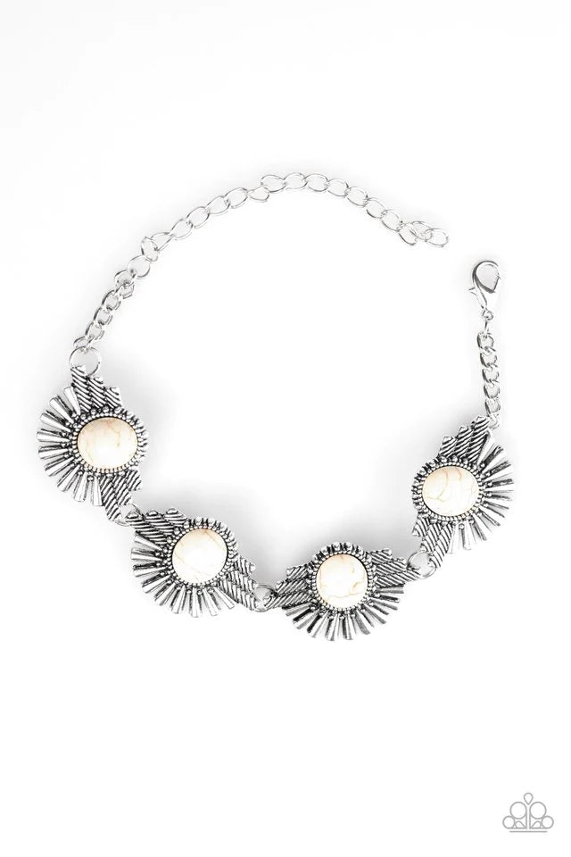 Pulsera Paparazzi ~ Marvel del desierto - Blanco
