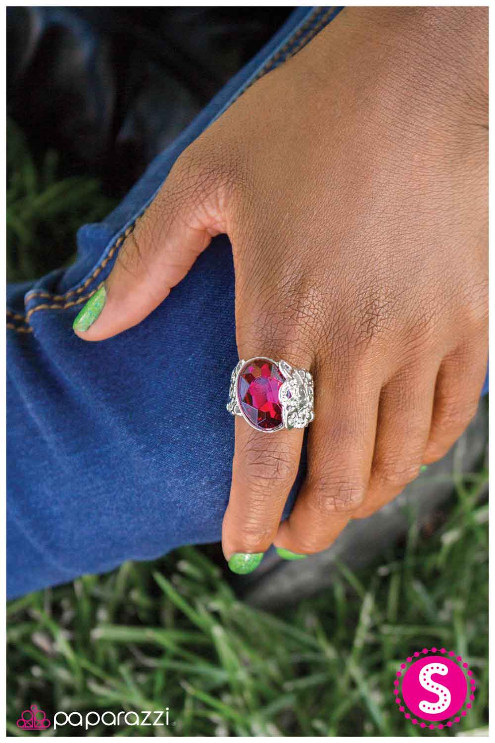 Paparazzi Ring ~ Her Majesty - Pink