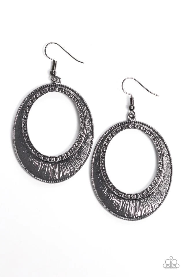 Paparazzi Earring ~ A GLEAM Come True - Black