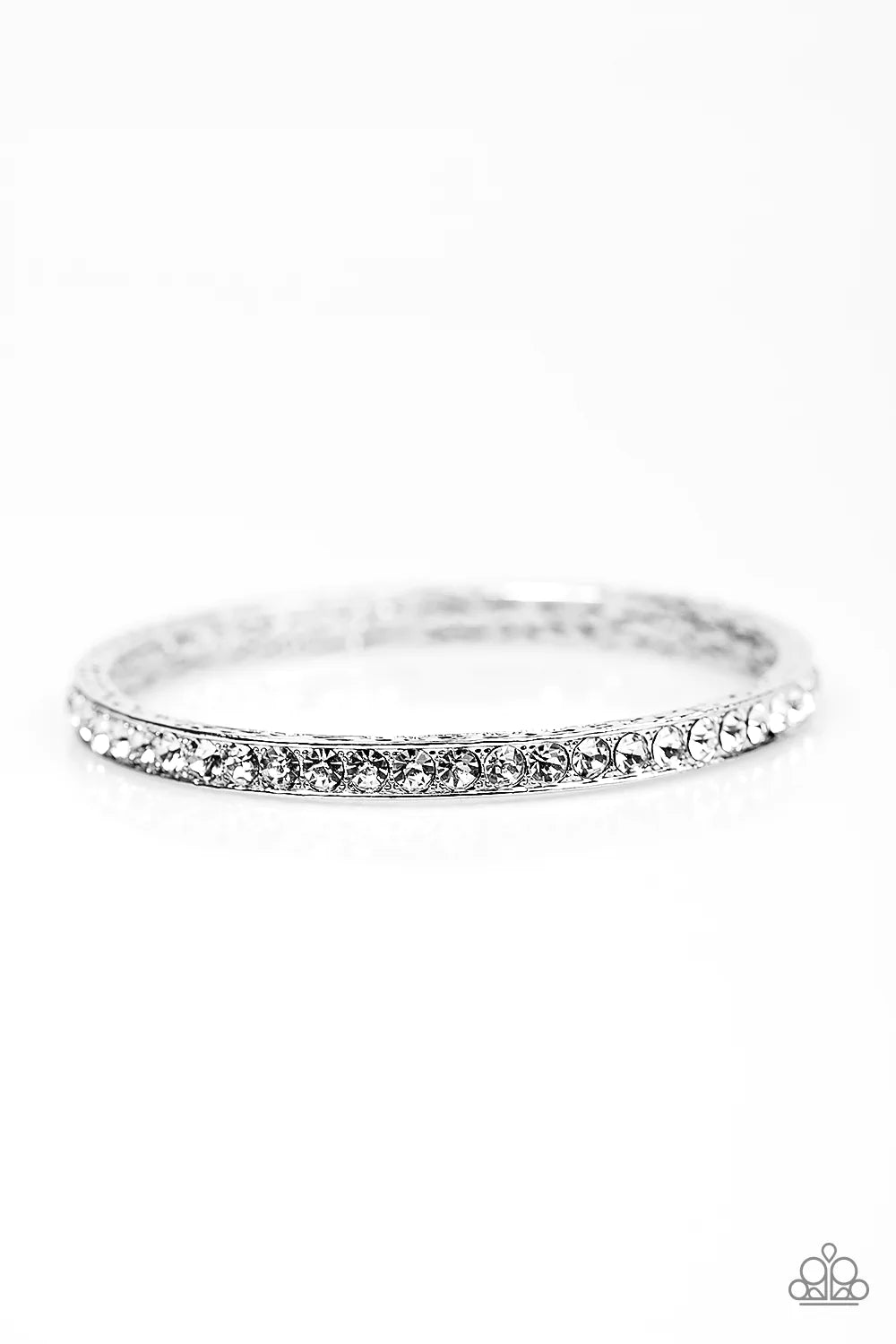 Pulsera Paparazzi ~ Lujo relajado - Blanco