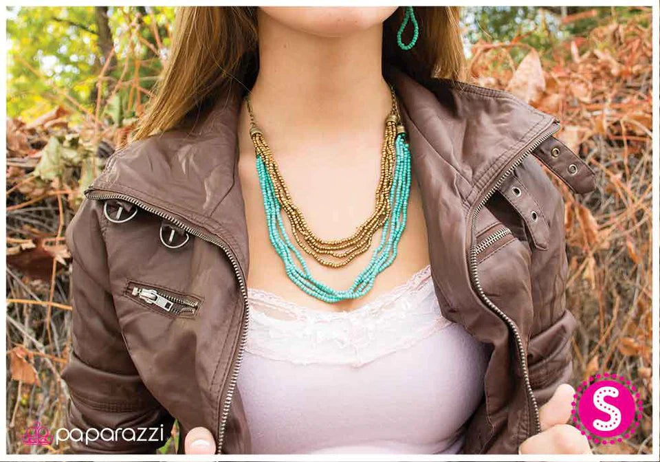 Collar Paparazzi ~ Abriendo camino - Azul