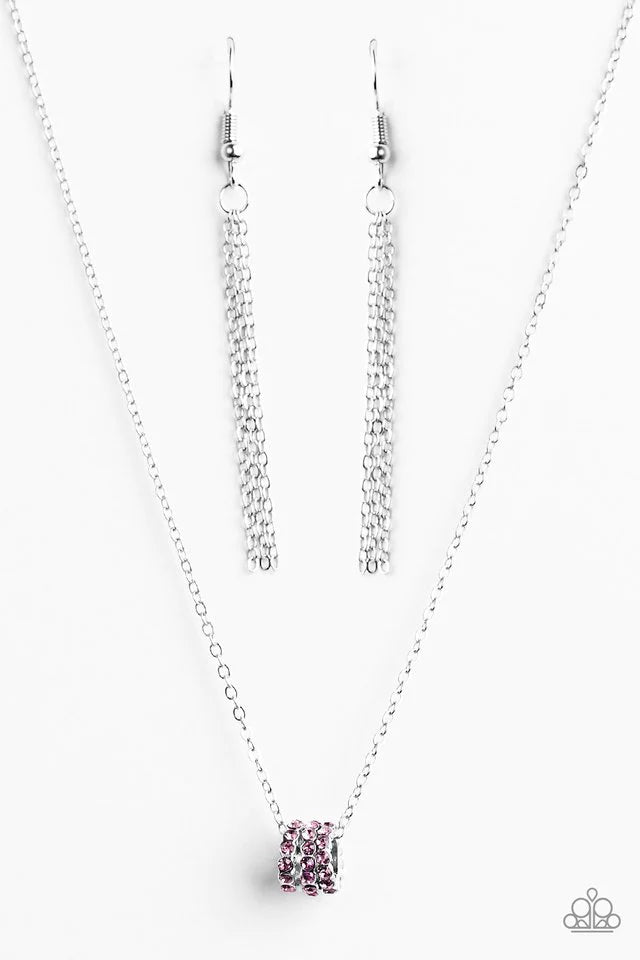 Collar Paparazzi ~ Etiqueta brillante - Púrpura