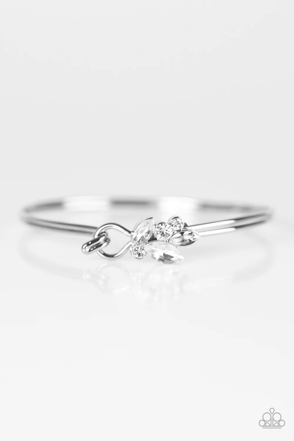 Pulsera Paparazzi ~ Brillo de mis sueños - Blanco