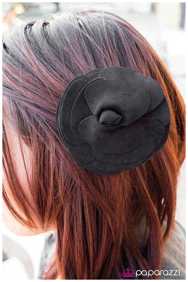 Paparazzi Hair Accessories ~ Fanned Out - Black