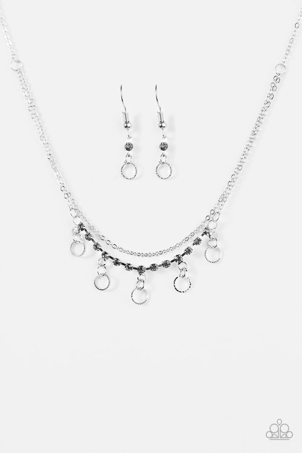 Collar Paparazzi ~ Princesa moderna - Plata