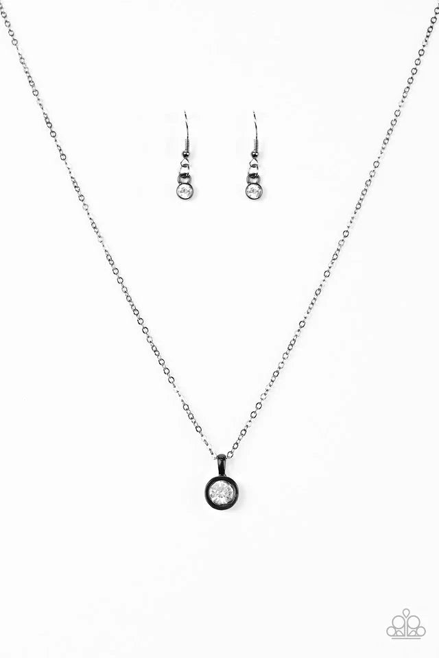 Collar Paparazzi ~ Todo lo que necesito es purpurina - Negro