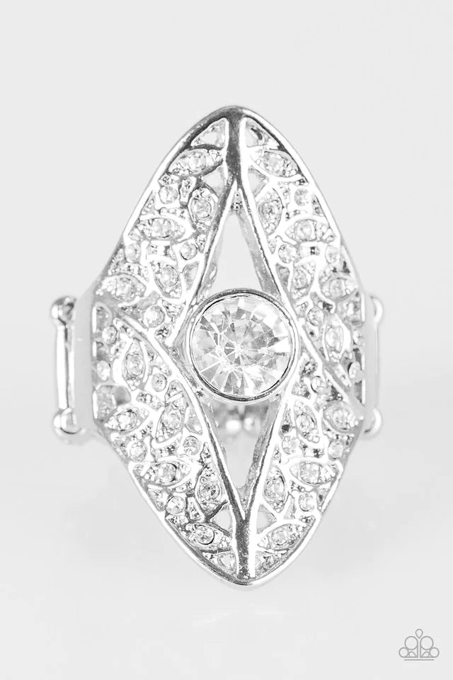 Paparazzi Ring ~ Glittering Gardens - White