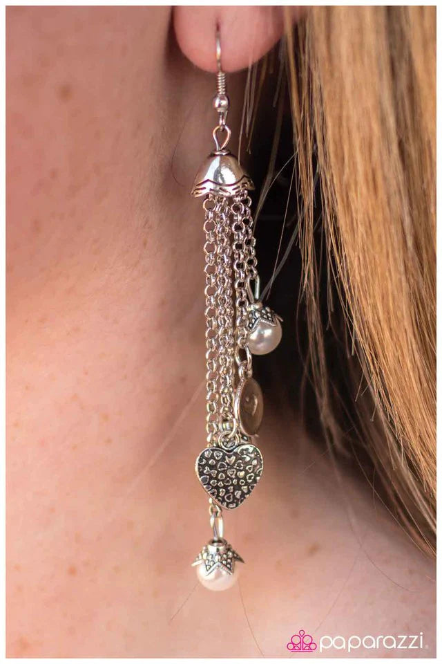 Pendiente Paparazzi ~ Cayendo en desgracia - Blanco