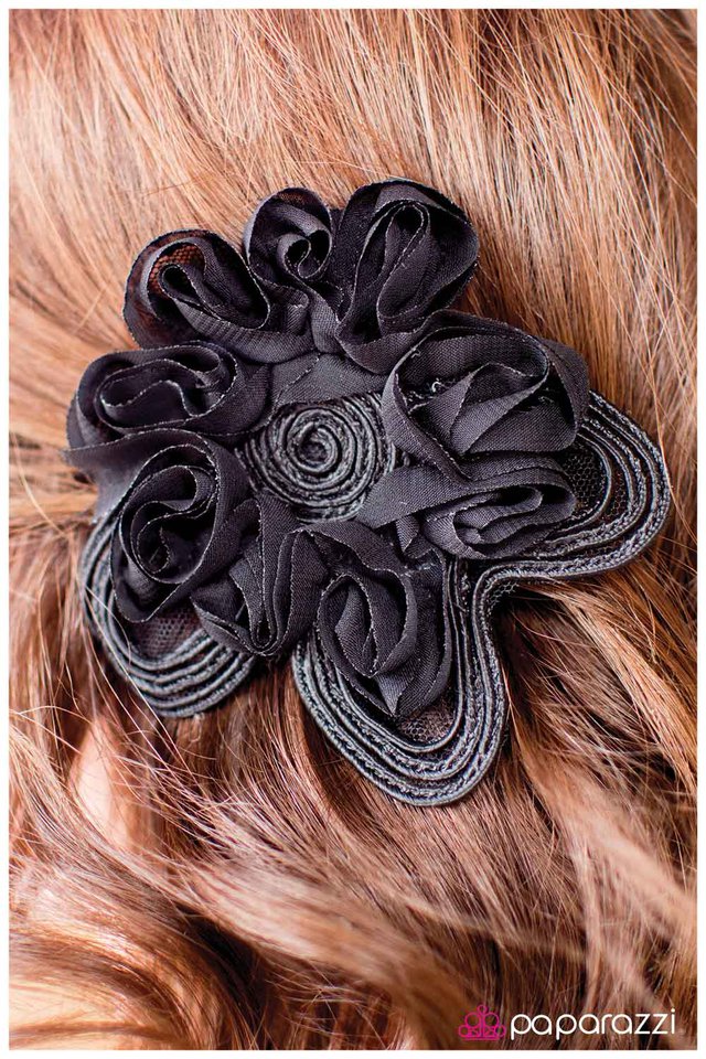 Paparazzi Hair Accessories ~ Laying Low - Black