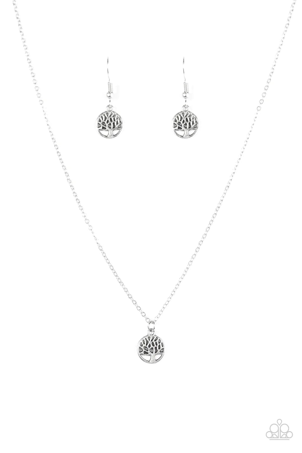 Collar Paparazzi ~ Planta tus raíces - Plata