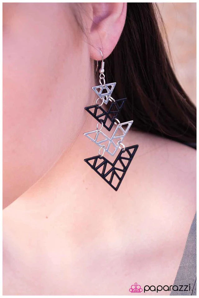 Paparazzi Earring ~ Straight to the Point - Black