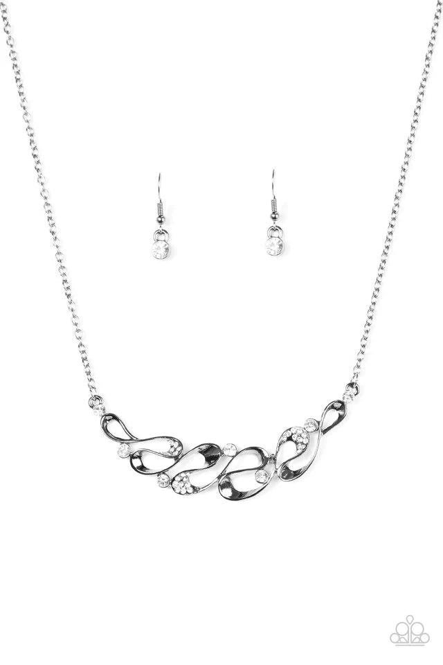 Collar Paparazzi ~ Dinero Fácil - Negro