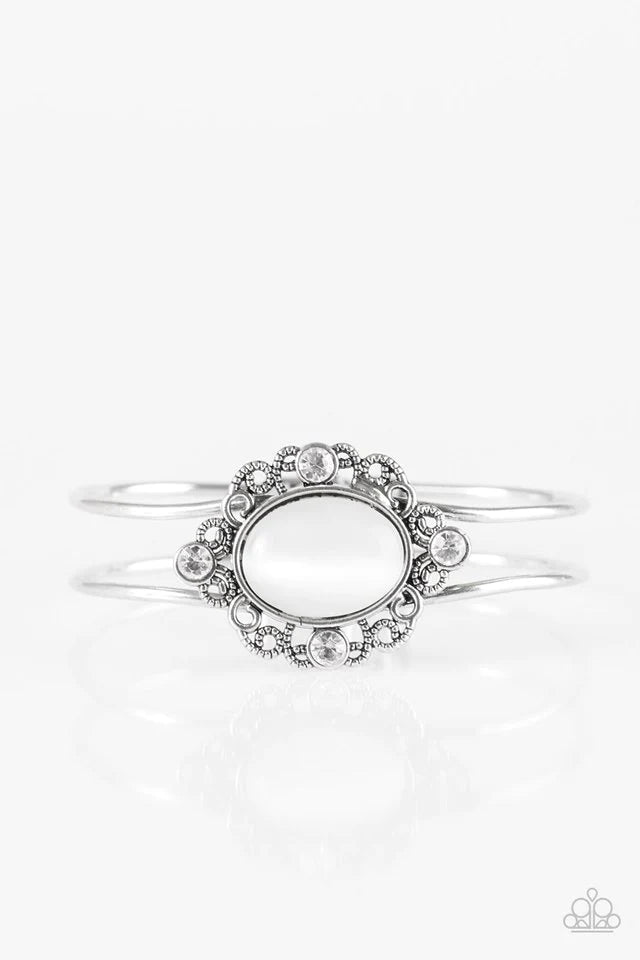 Paparazzi Bracelet ~ Very Victorian - White