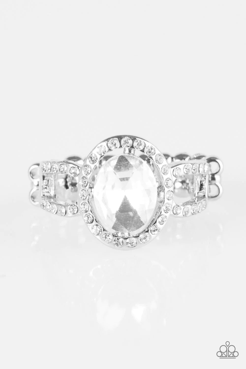 Paparazzi Ring ~ Wheres My Prince? - White