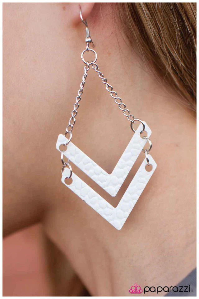 Pendiente Paparazzi ~ Proceda con precaución - Blanco