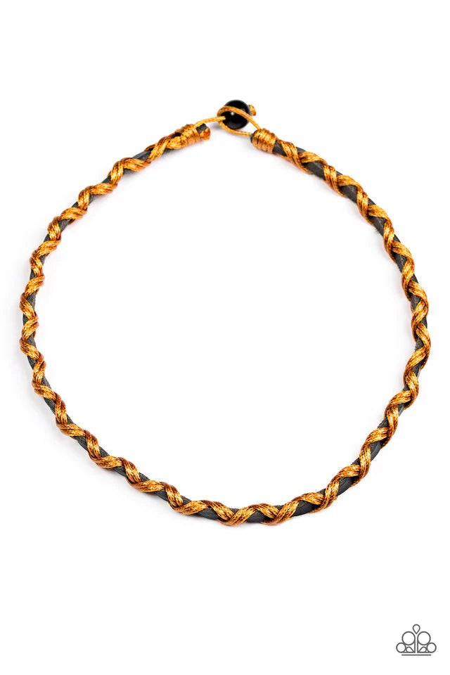 Collar Paparazzi ~ Hiker Haven - Naranja