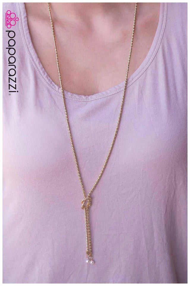 Collar Paparazzi ~ Sorprendido - Blanco