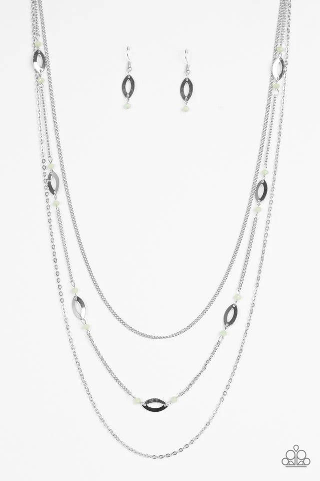 Collar Paparazzi ~ Brillo de la tarde - Verde