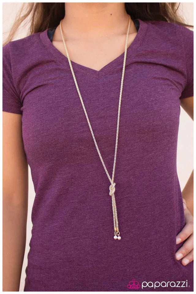 Collar Paparazzi ~ Sorprendido - Rosa