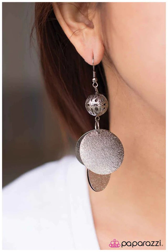 Paparazzi Earring ~ So GLAM To Meet You! - Black