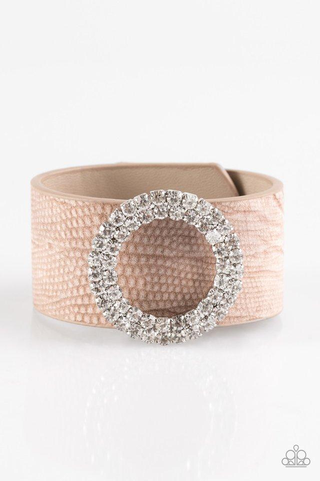 Pulsera Paparazzi ~ Anillo con pedrería - Marrón