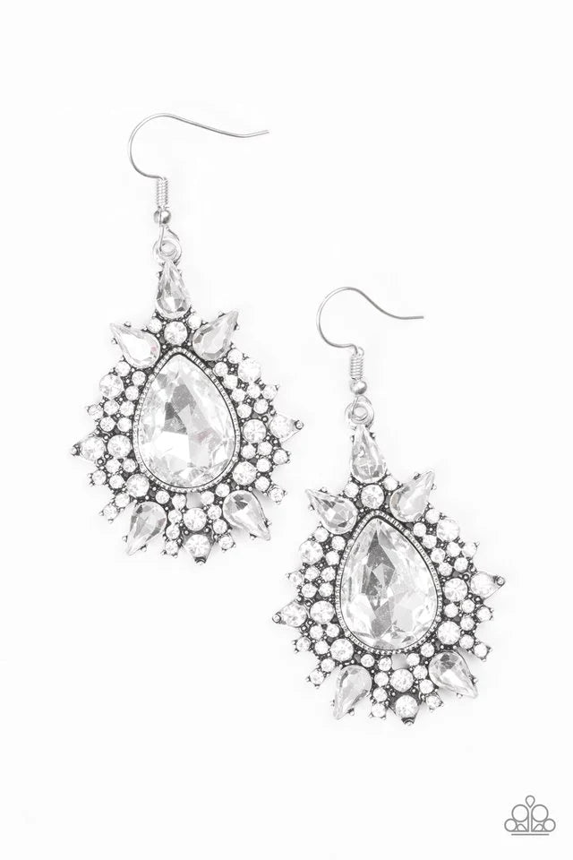 Paparazzi Earring ~ Diva Decor - White