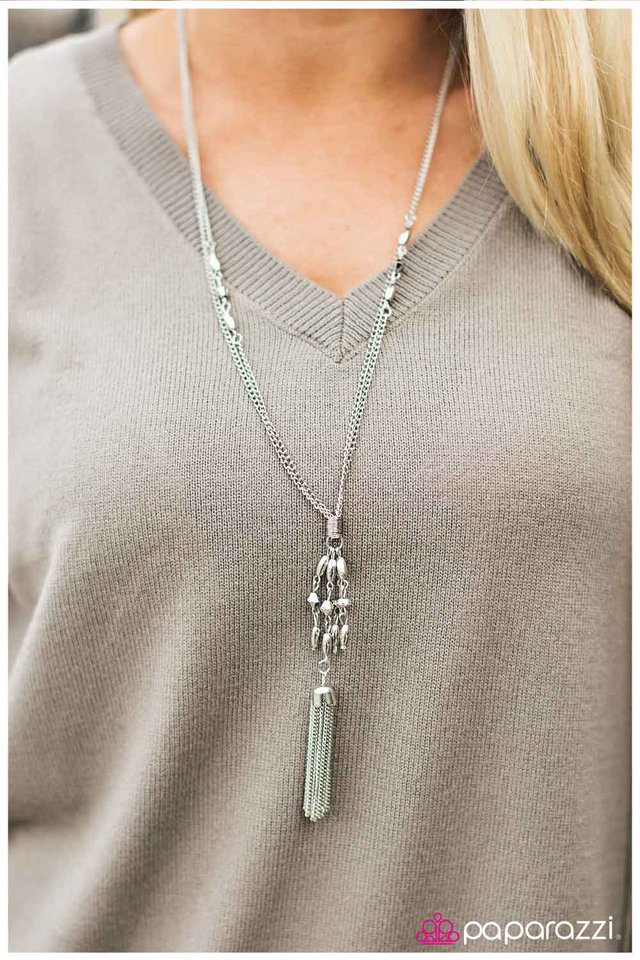 Paparazzi Necklace ~ Deliberately Delicate ��� Silver - Silver