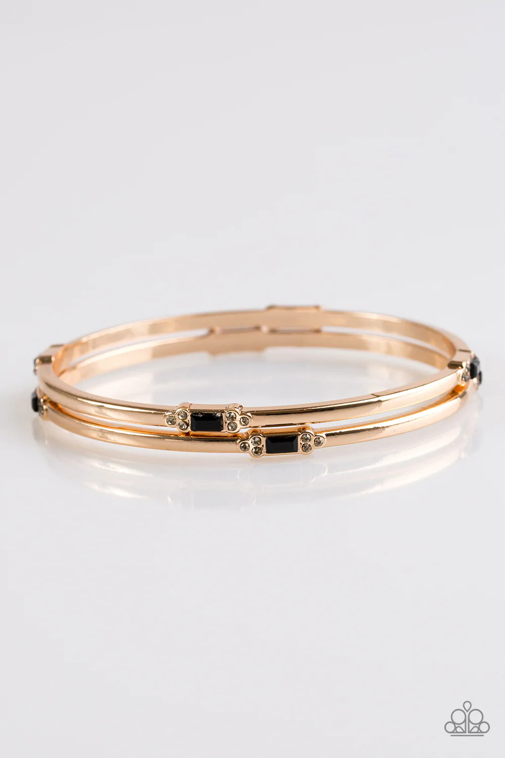 Pulsera Paparazzi ~ BRILLANTE aquí, BRILLANTE ahora - Oro