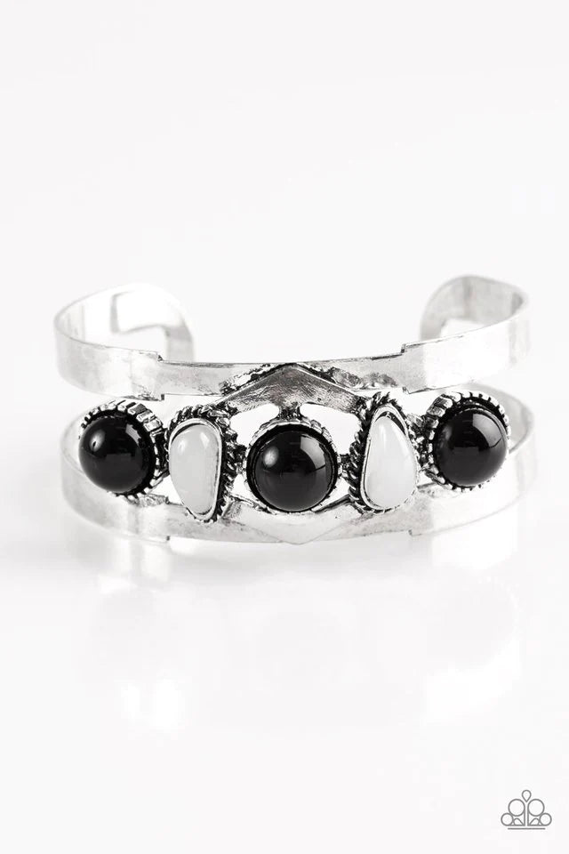 Pulsera Paparazzi ~ Keep On TRIBE-ing - Negra