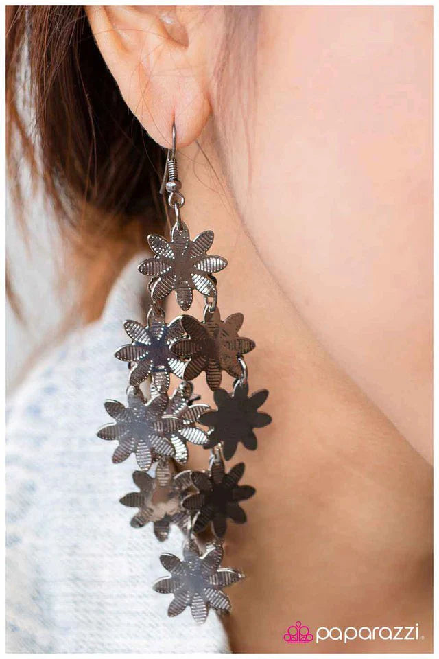 Paparazzi Earring ~ Plunging Petals - Black